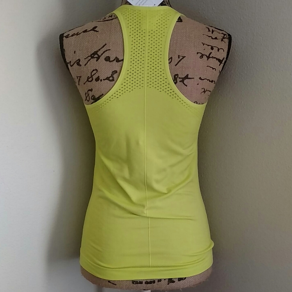 Fabletics tank - Picture 2 of 4